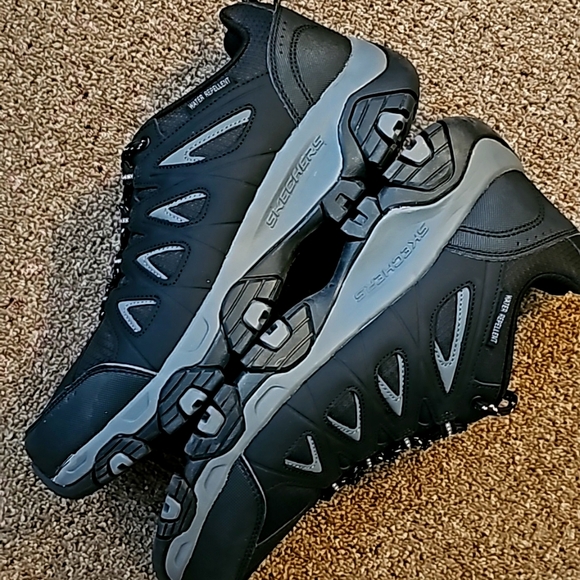 Men's Sneakers - Picture 3 of 16